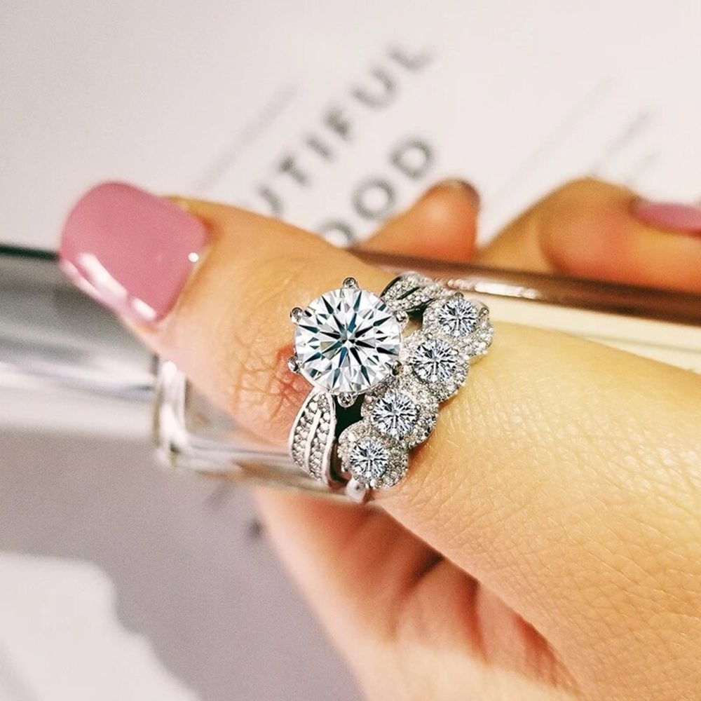 Beautiful Sparkling Diamond Jewelry Set